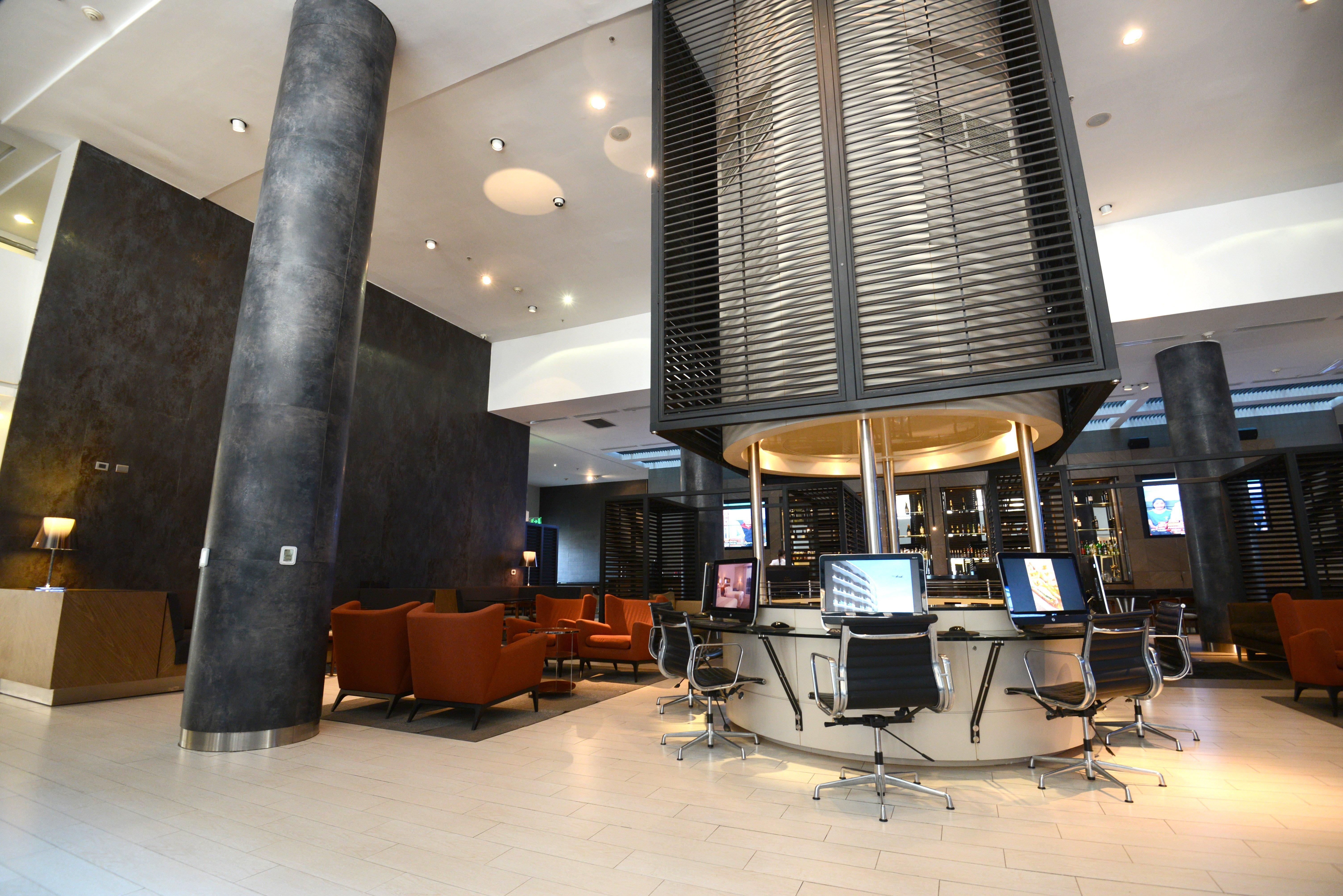 Holiday Inn Santiago - Airport Terminal, An Ihg Hotel Exteriör bild